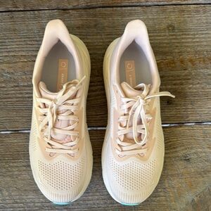 Hoka Arahi 7 Sneakers